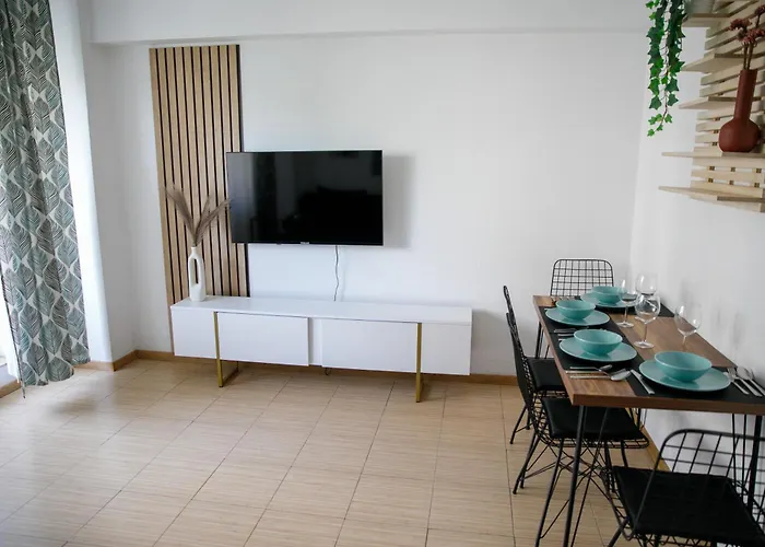 Color Corneliu Coposu No3 アパート