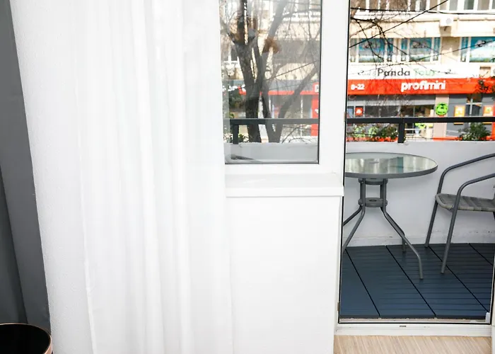 Color Corneliu Coposu No3 アパート